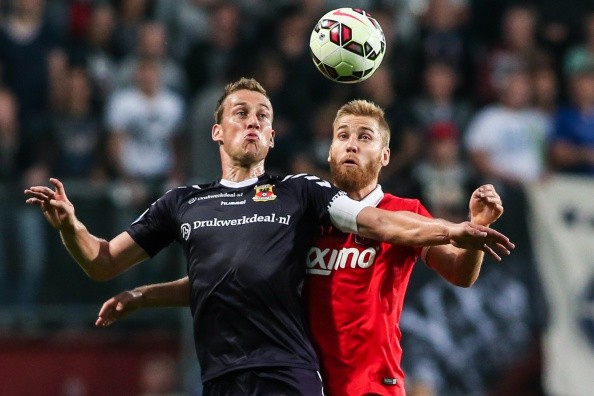 场上始终展 场上始终展